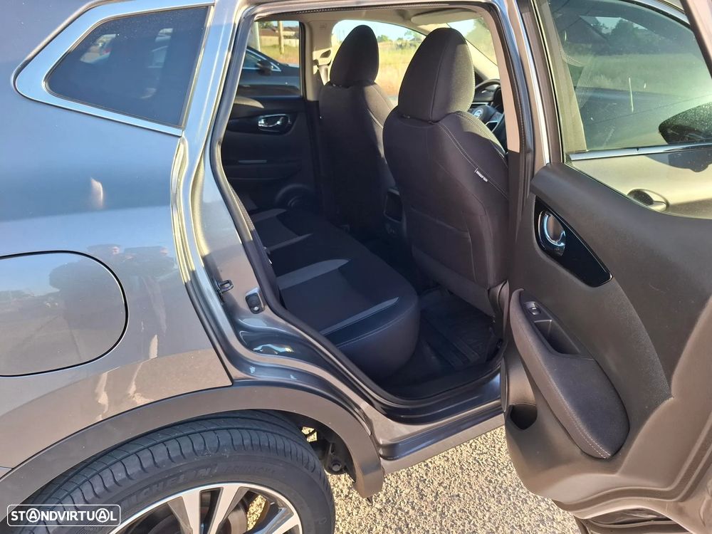Nissan Qashqai 1.5 dCi N-Connecta J18 - 4