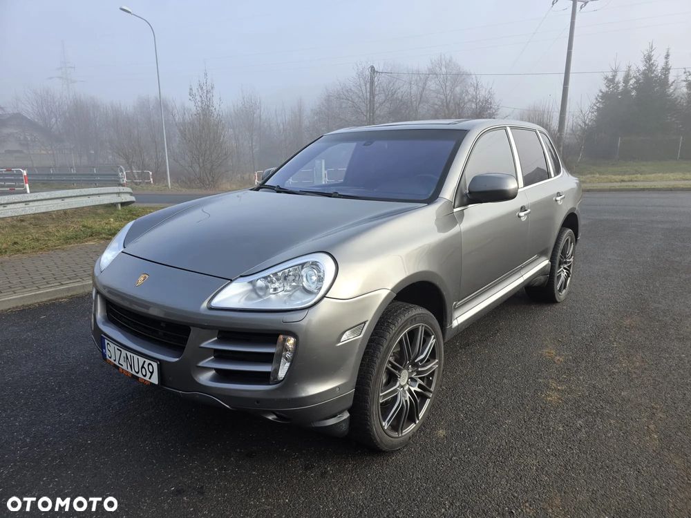 Porsche Cayenne - 1