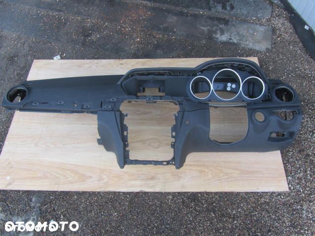 MERCEDES C 204 konsola pulpit lift anglik deska Dashboard - 1