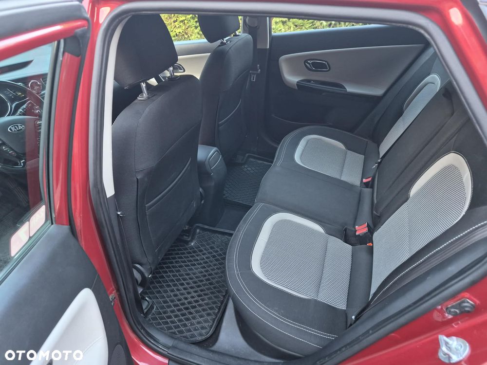 Kia Ceed - 12