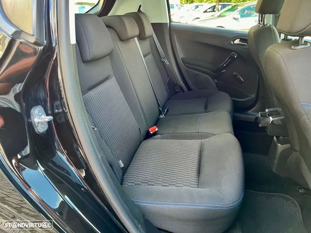 Peugeot 208 1.2 PureTech Signature - 27