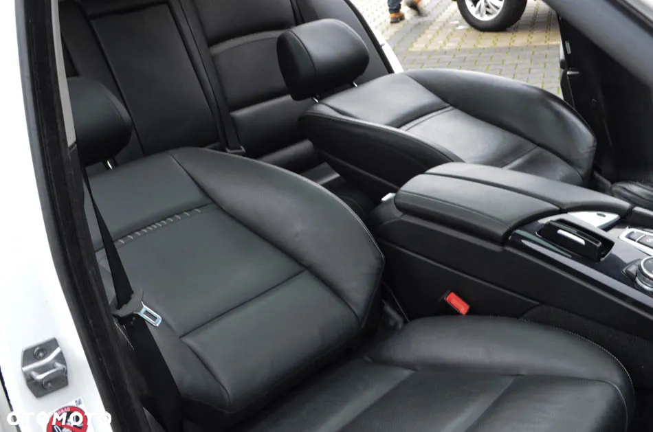 BMW Seria 5 520d Touring Luxury Line - 36