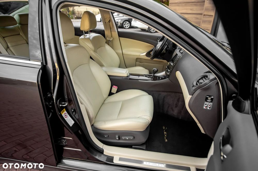 Lexus IS 250 Executive Line - 20
