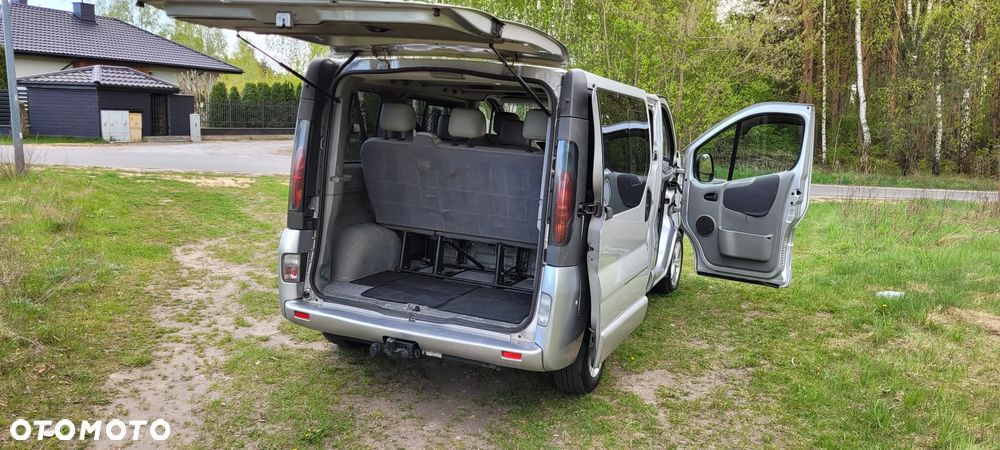Opel Vivaro Tour - 10