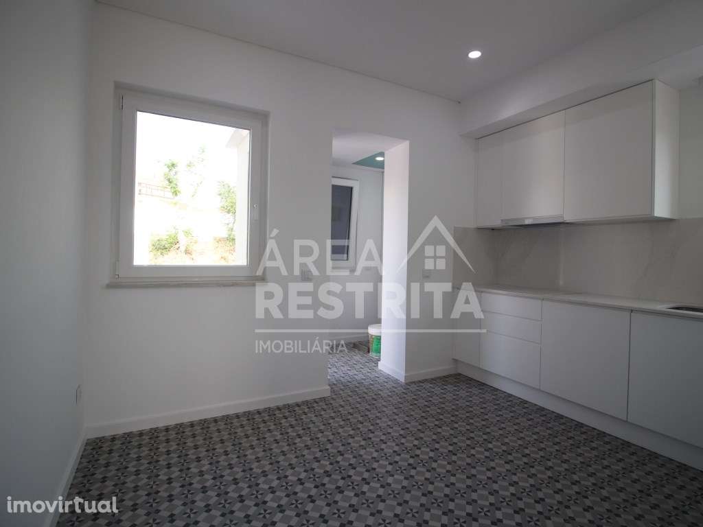 Andar de moradia T3 com quintal na Torre da Marinha, Seixal - Grande imagem: 2/32