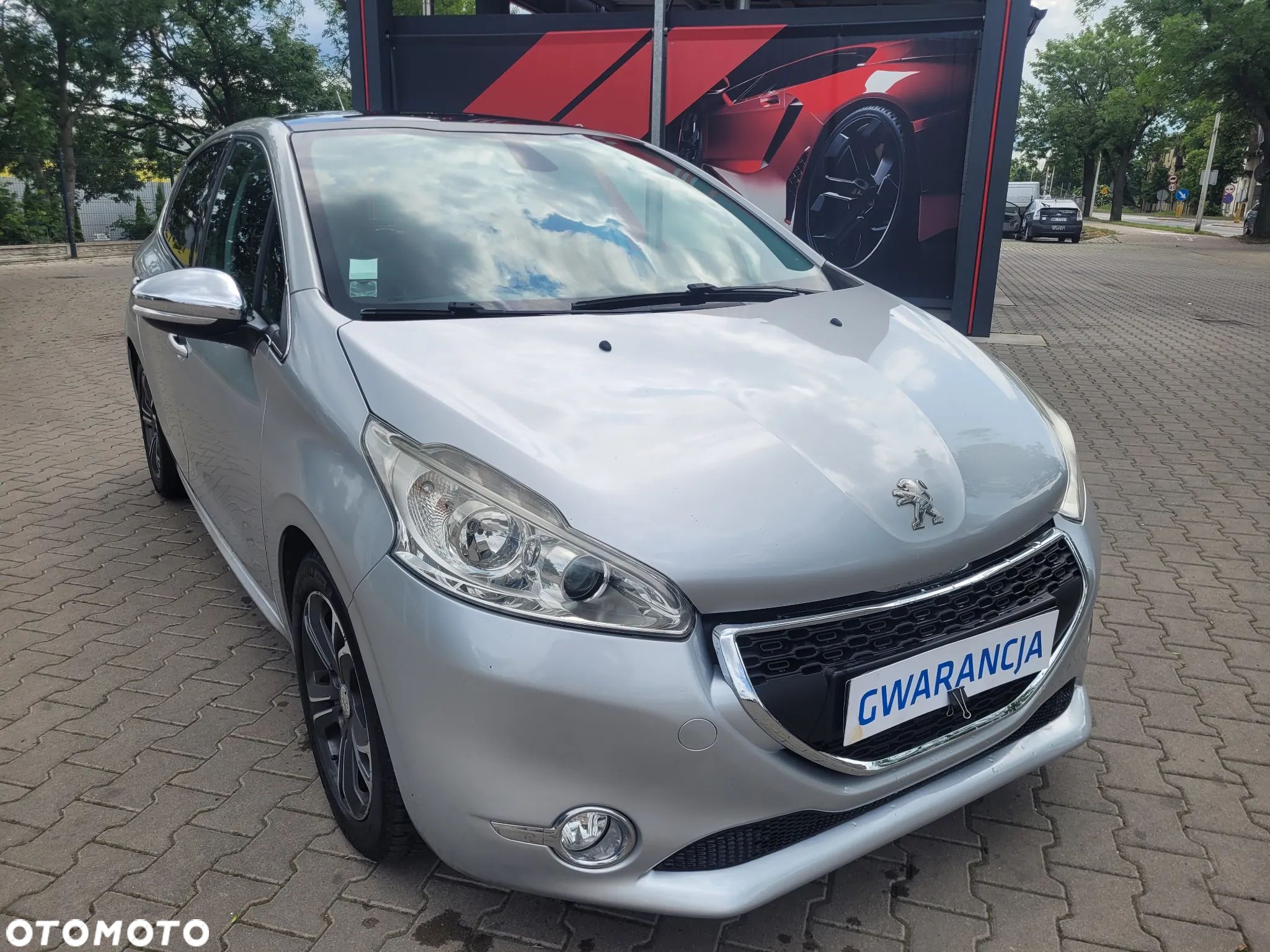 Peugeot 208 1.4 HDi Business Line - 1