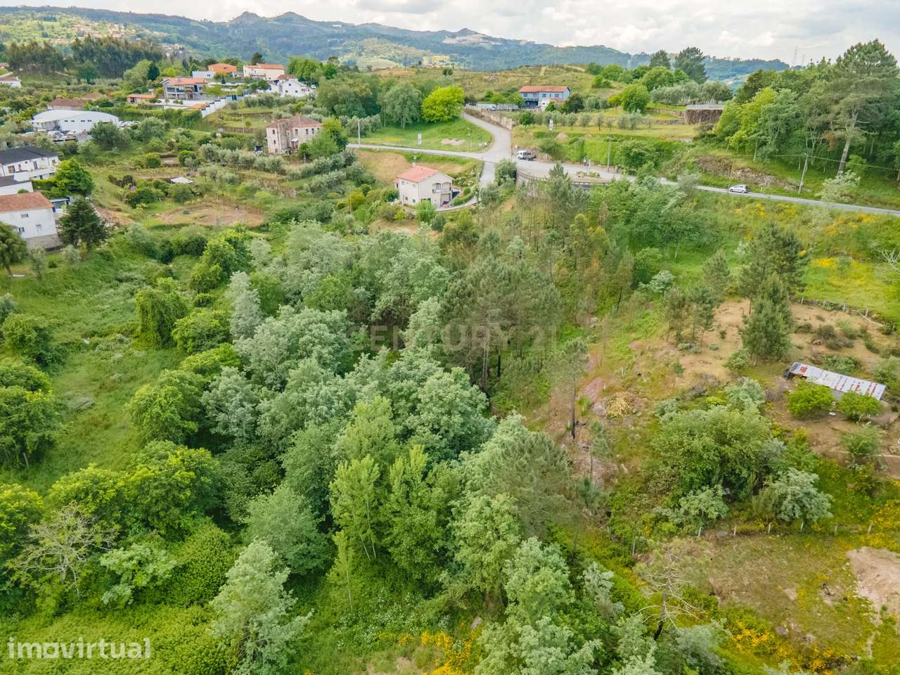 Terreno com Vista Campestre em Marco de Canaveses - Grande imagem: 5/13