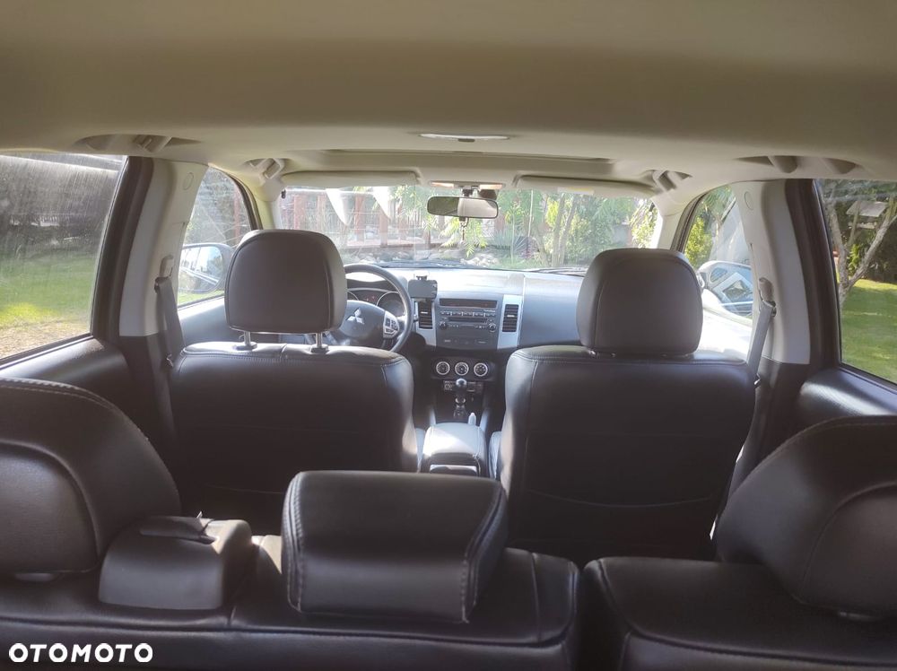 Mitsubishi Outlander - 5