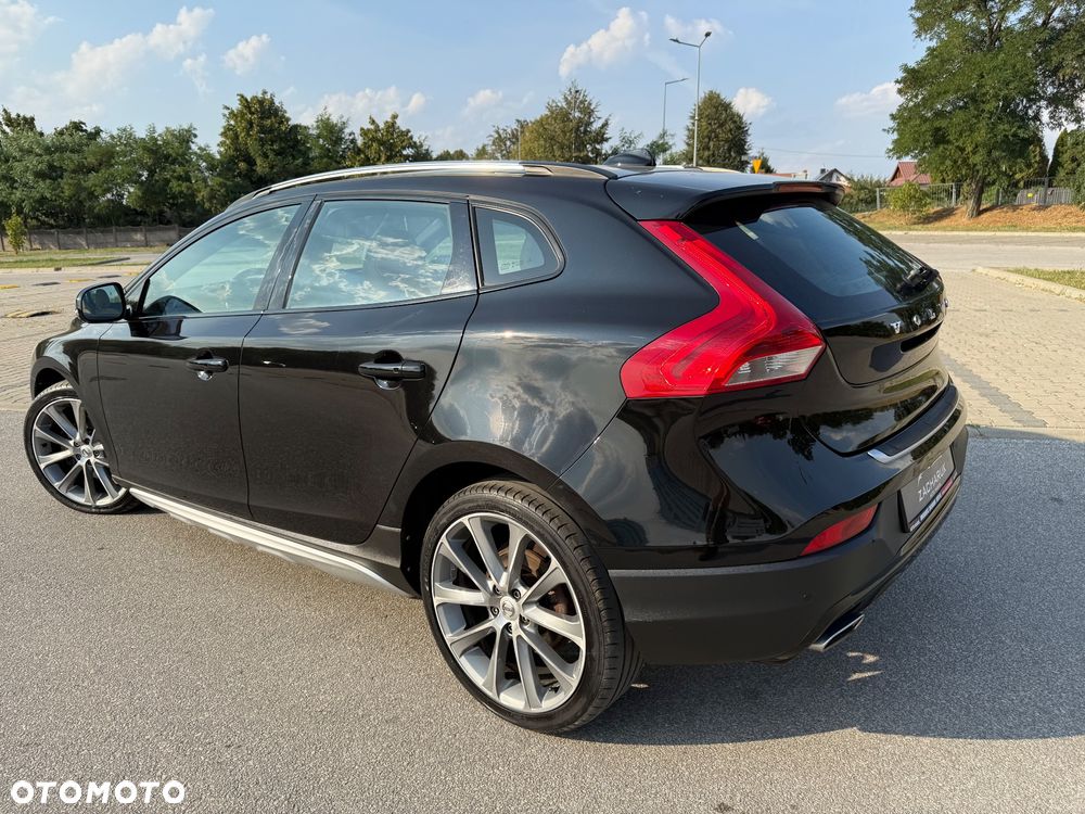 Volvo V40 Cross Country D2 Momentum - 17