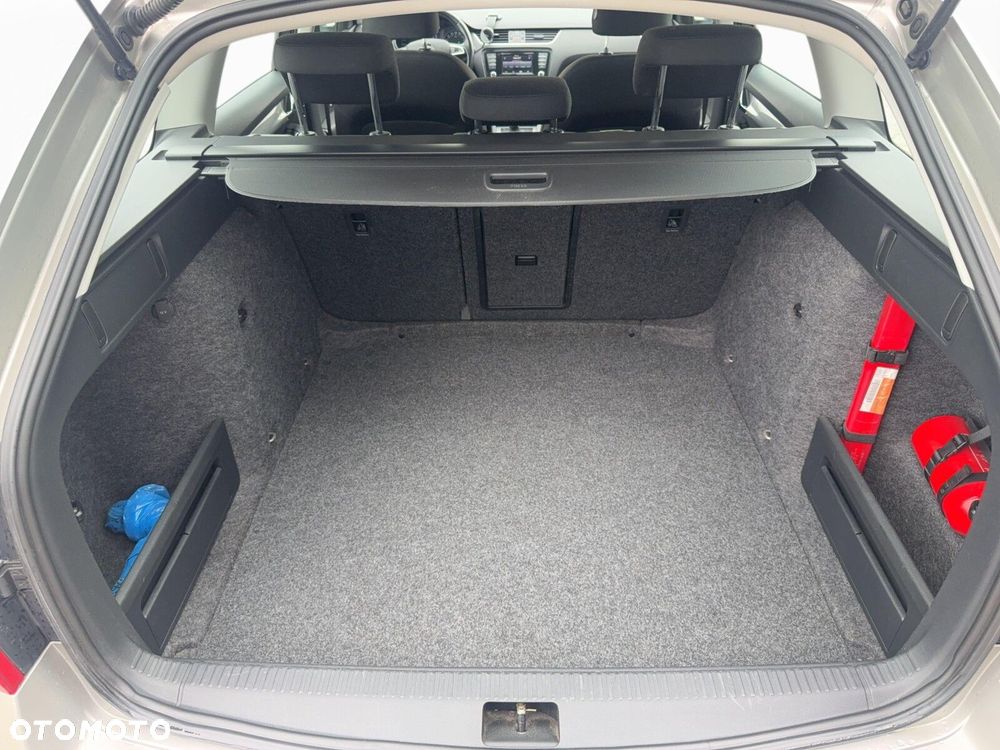 Skoda Octavia 1.6 TDI Ambition DSG - 32