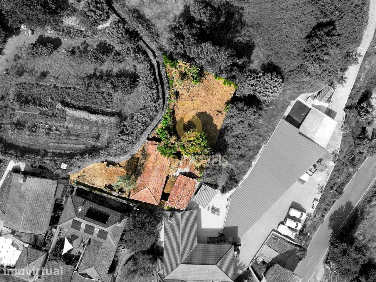 Moradia para Restaurar T2 Venda em Fornelos,Cinfães - Grande imagem: 2/13