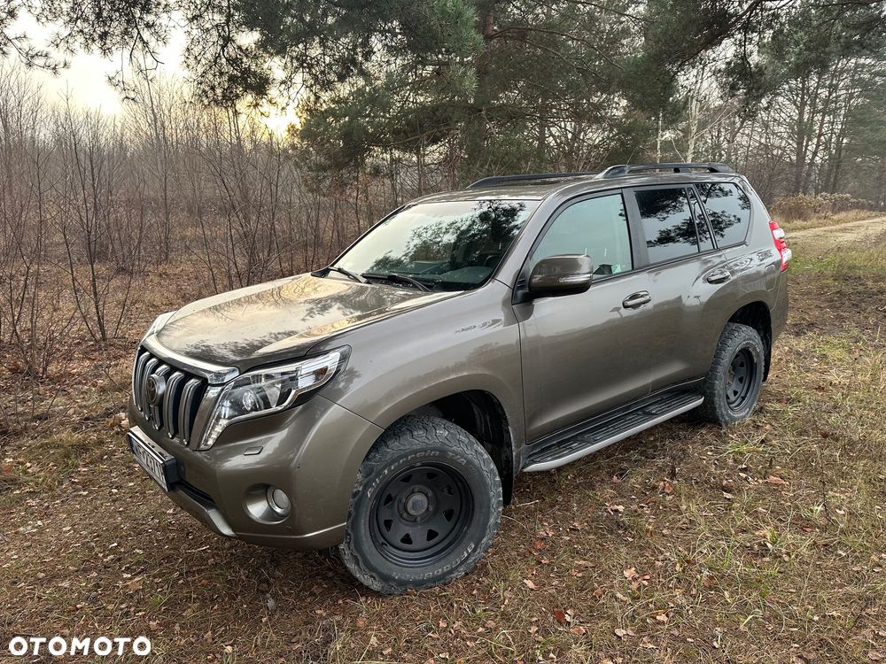 Toyota Land Cruiser - 1