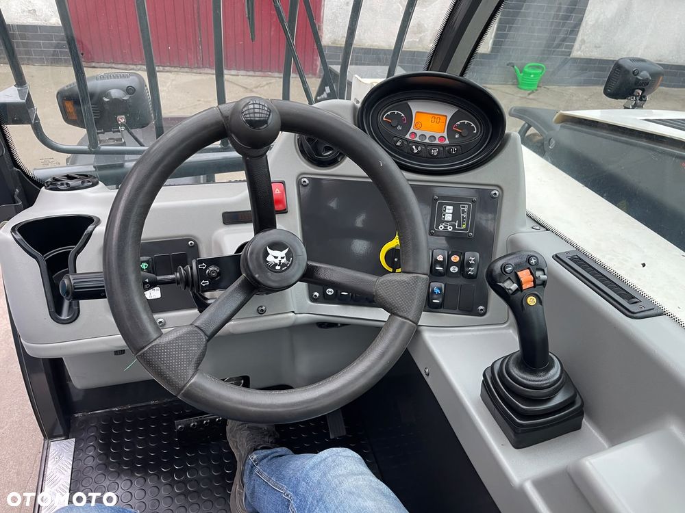 Bobcat Ładowarka teleskopowa Bobcat TI 470 AGRI XTRA CENA BRUTTO IDEAŁ - 8