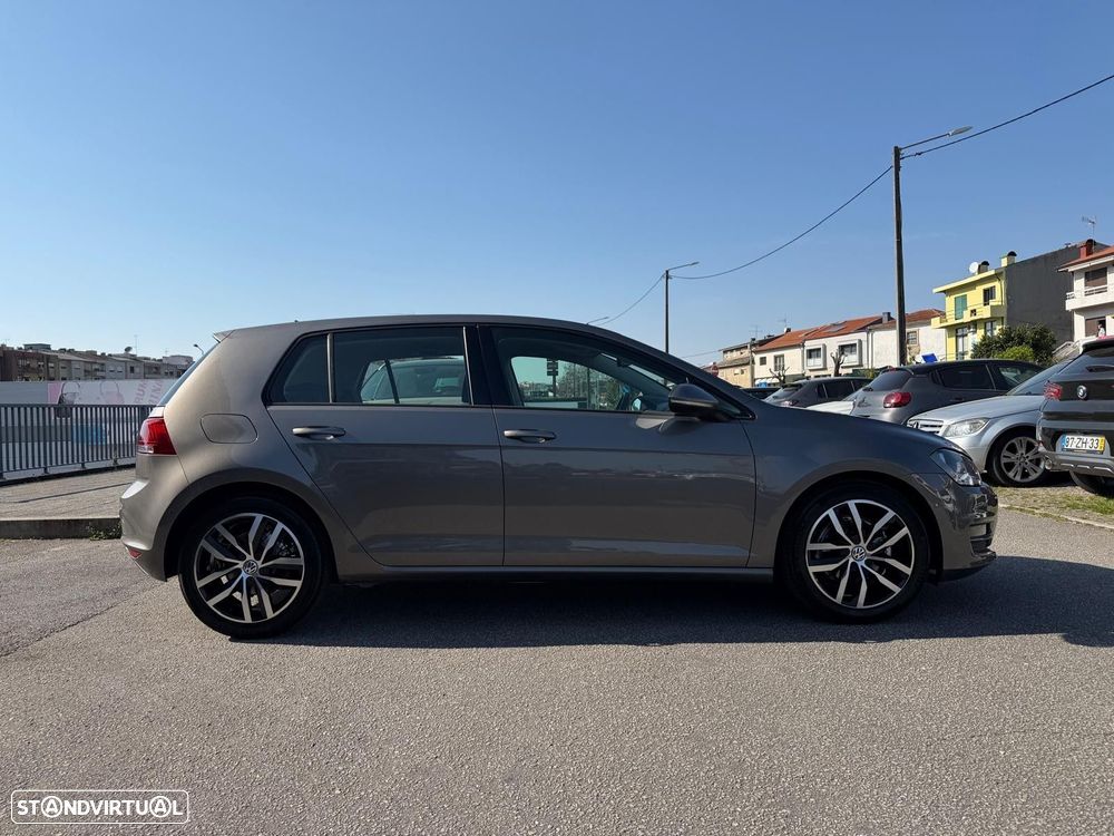 VW Golf 1.6 TDi Highline DSG - 5
