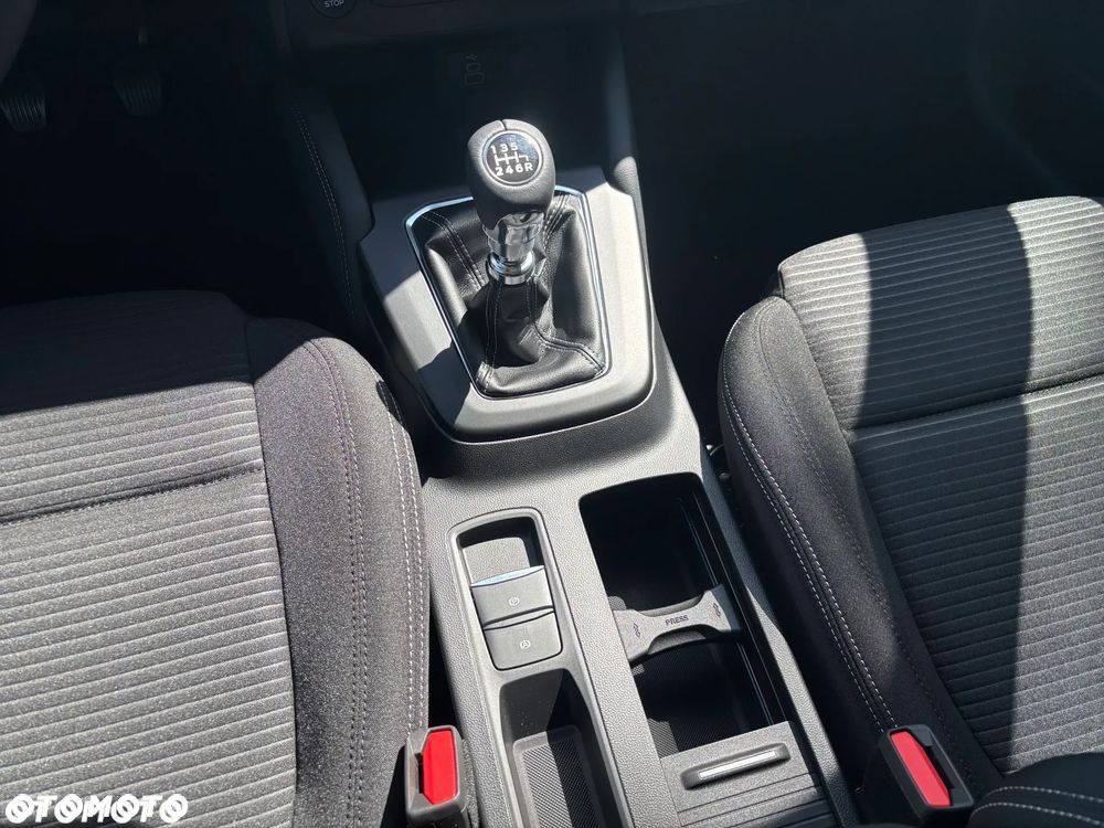 Ford Focus ver-1-0-ecoboost-mhev-titanium-x - 19