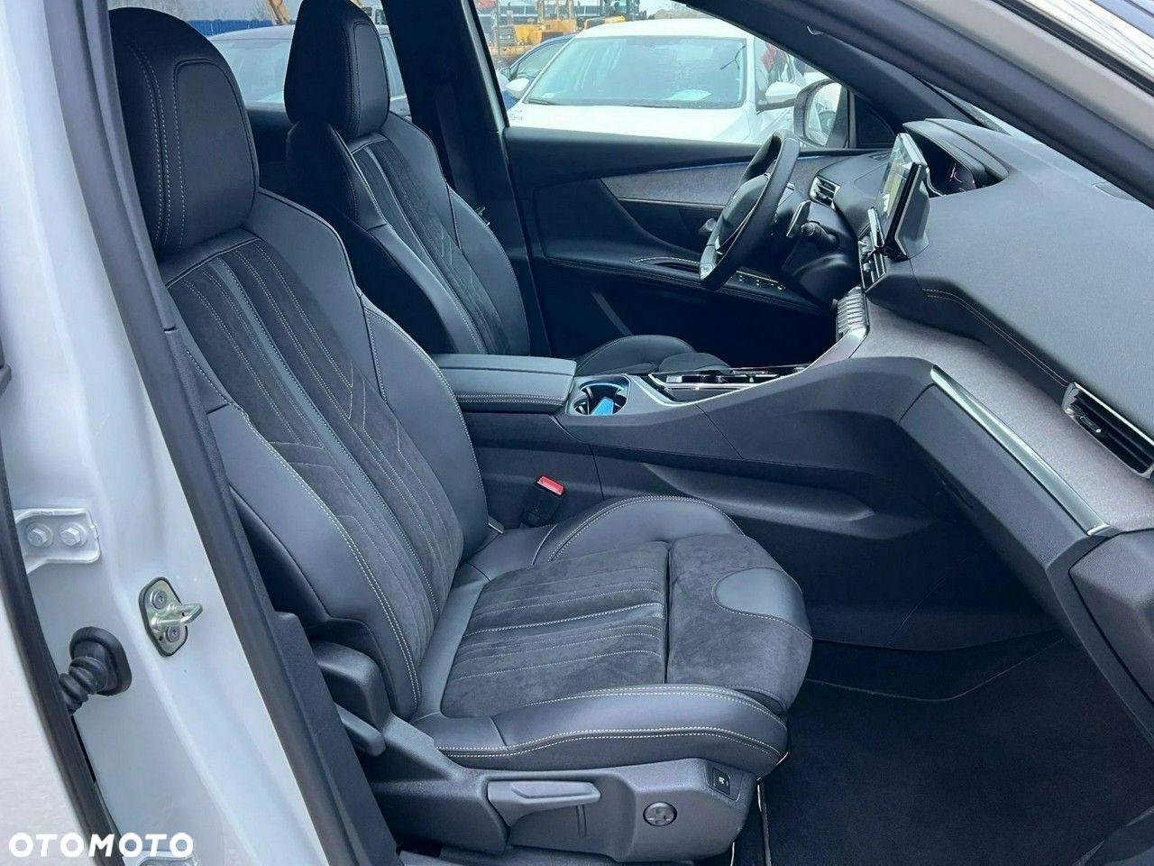 Peugeot 3008 1.2 PureTech GT S&S EAT8 - 4