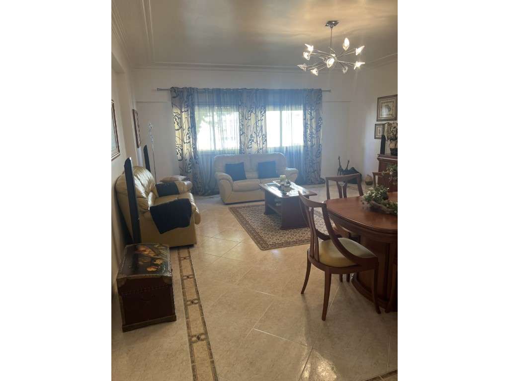 Excelente apartamento T 3 com arrecadação no Casal de São Brás , ju... - Grande imagem: 2/36