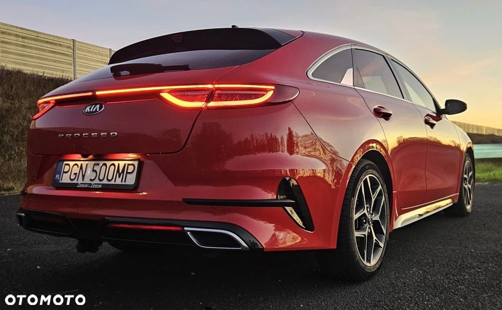 Kia ProCeed 1.4 T-GDI DCT7 OPF GT LINE - 19