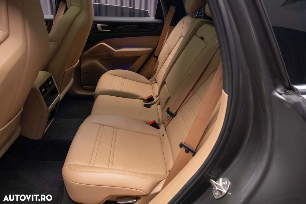 Porsche Cayenne Tiptronic S - 26