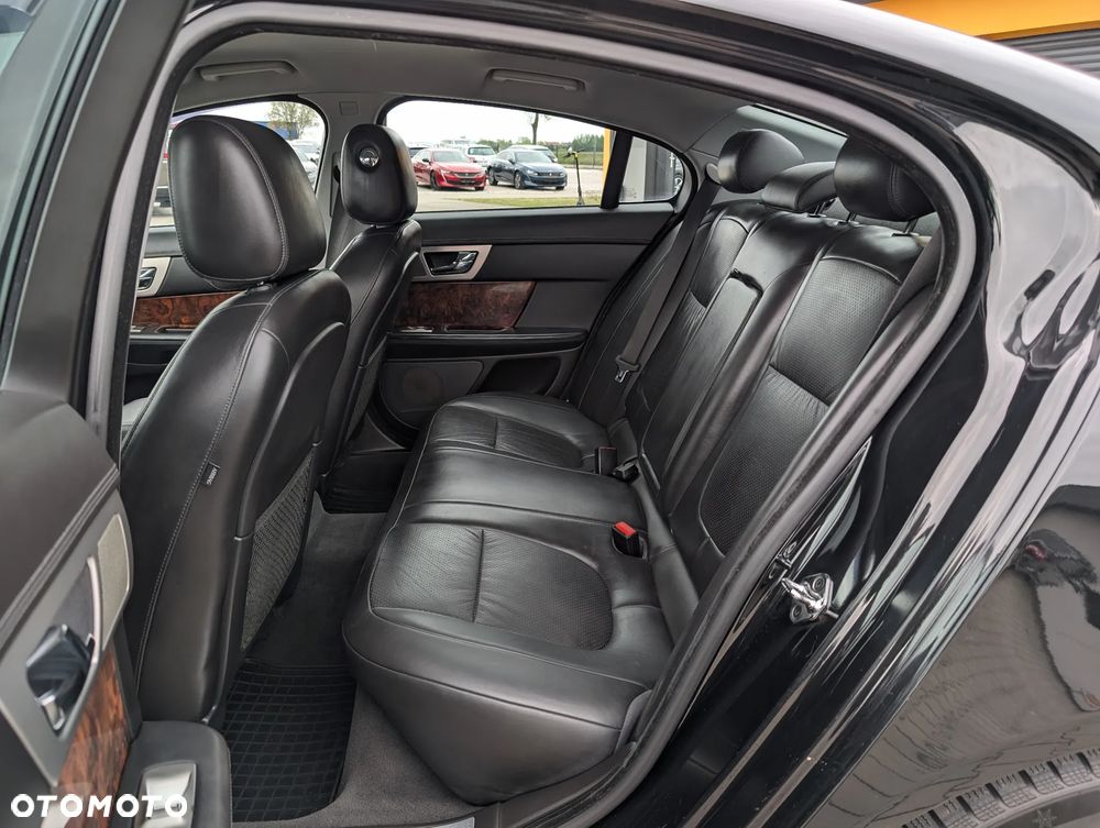 Jaguar XF 3.0 V6 S Luxury - 37