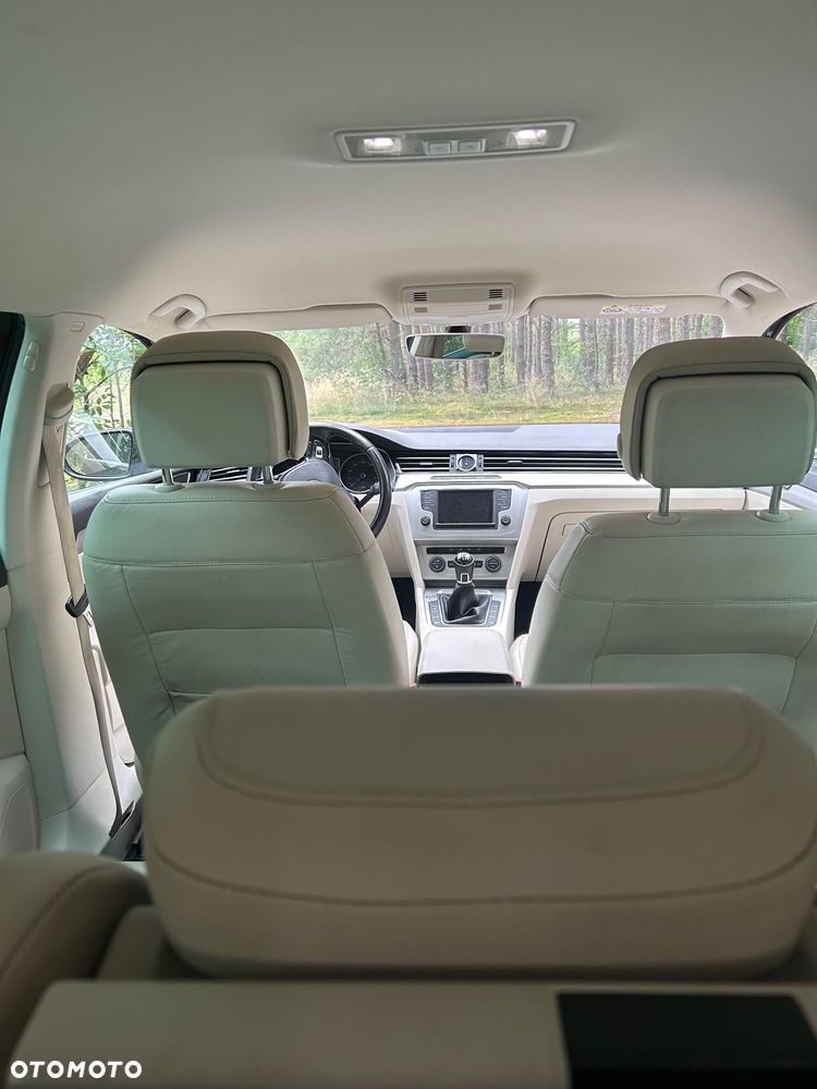 Volkswagen Passat 1.6 TDI (BlueMotion Technology) Comfortline - 4