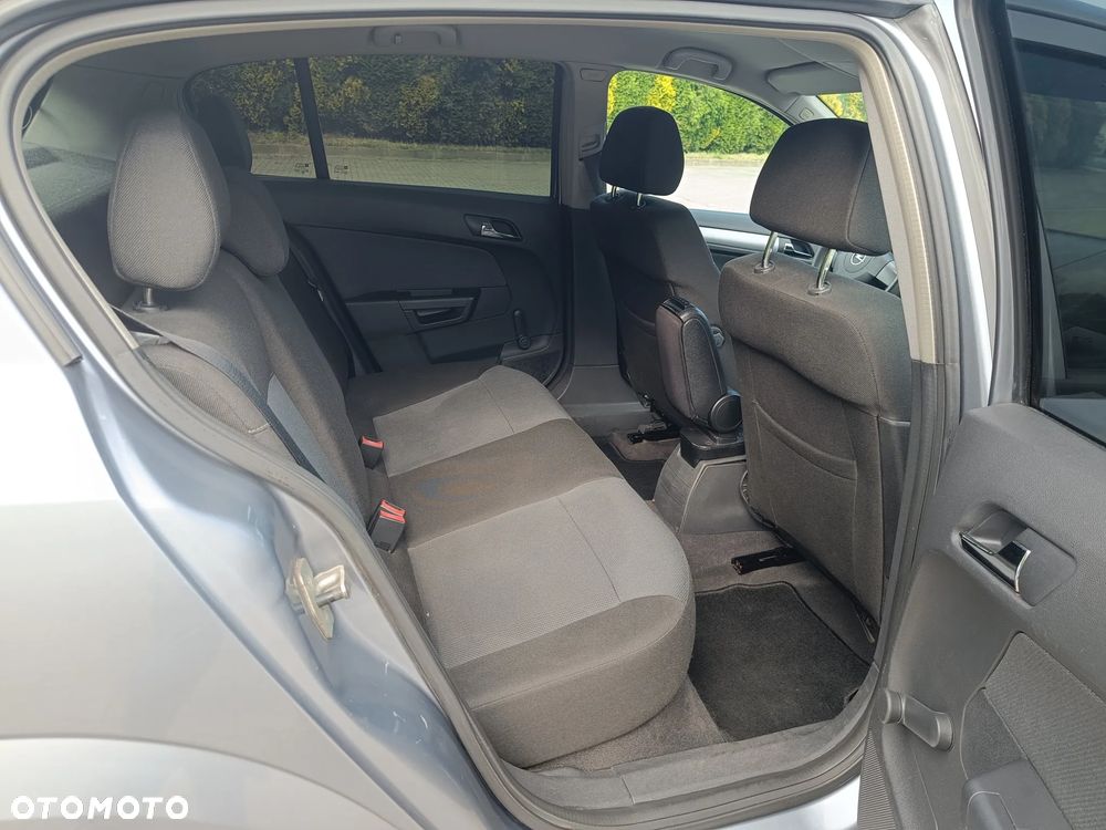 Opel Astra 1.7 CDTI Essentia - 8