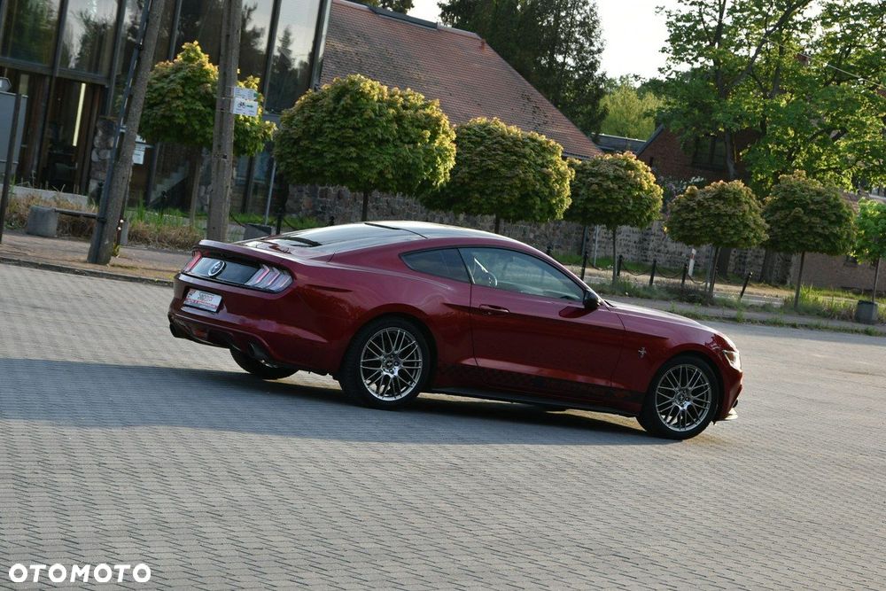 Ford Mustang - 7