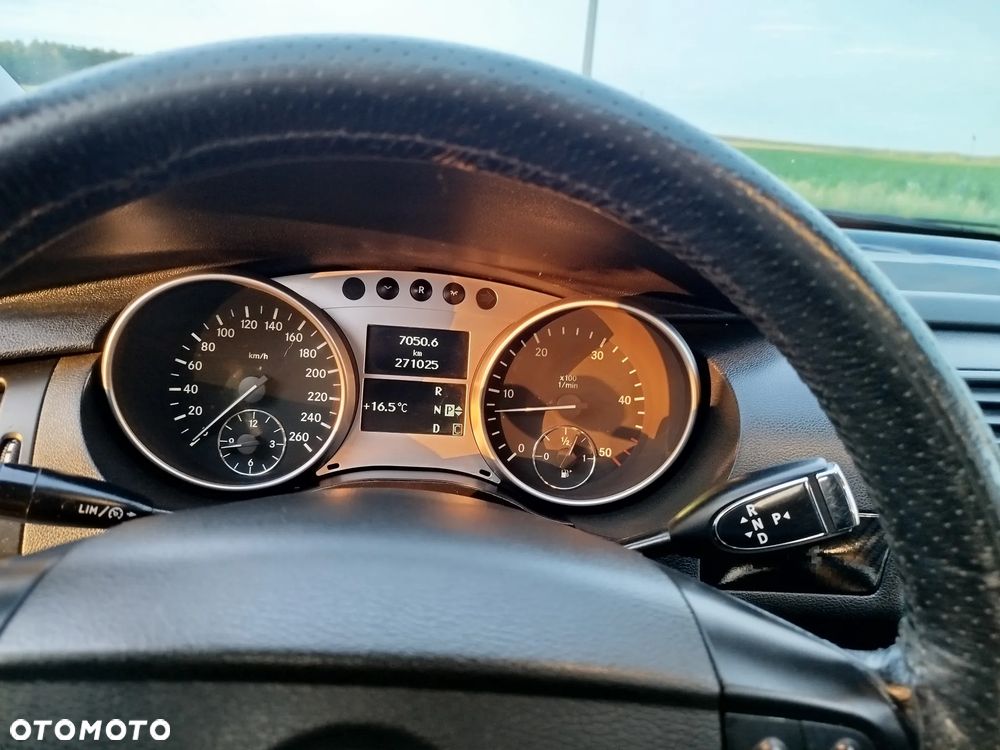 Mercedes-Benz Klasa R 320 CDI 4-Matic - 19