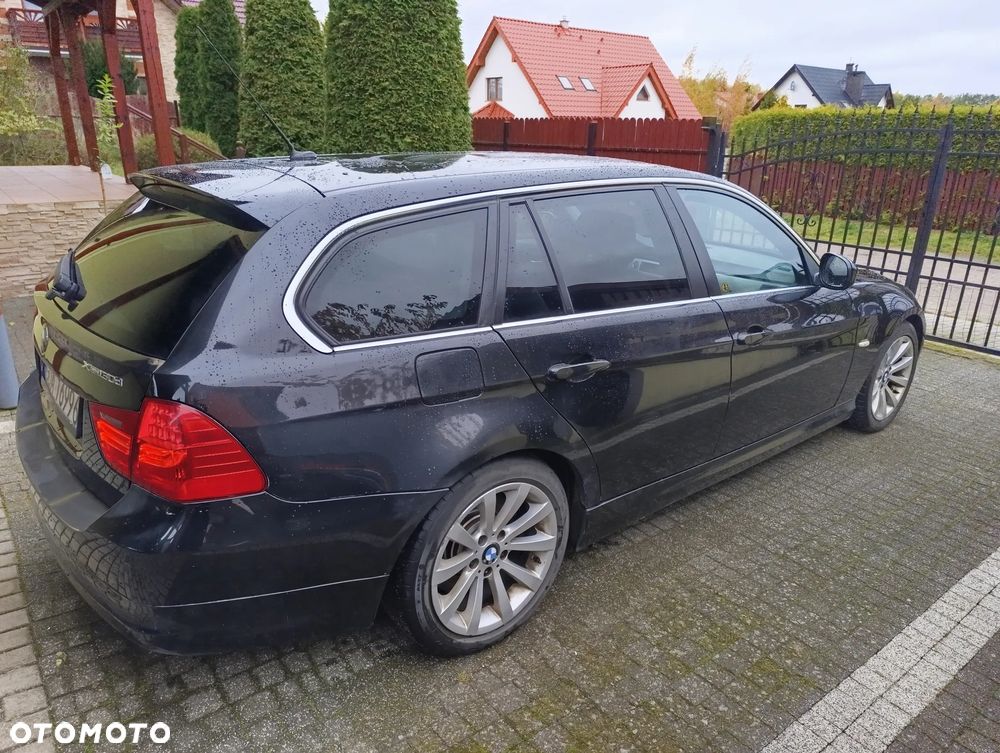 BMW Seria 3 330d xDrive DPF - 4