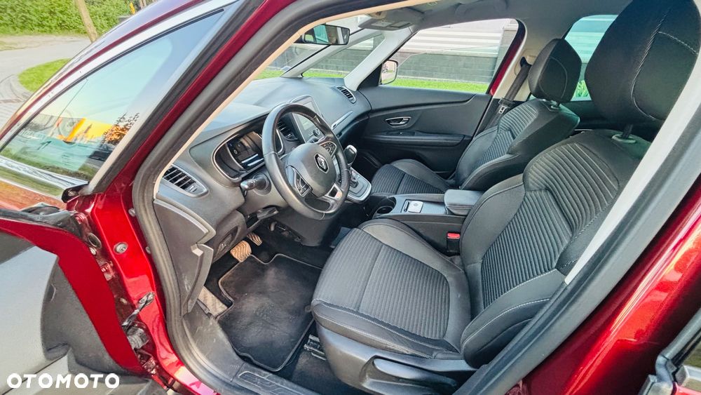 Renault Grand Scenic - 15