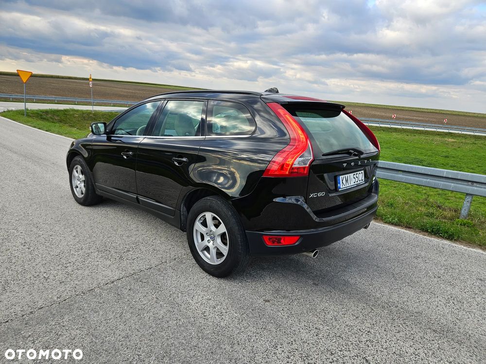 Volvo XC 60 2.4D AWD - 8