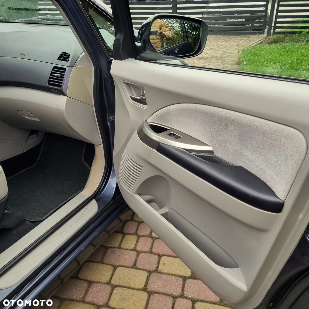 Mitsubishi Grandis 2.4 Intense - 14