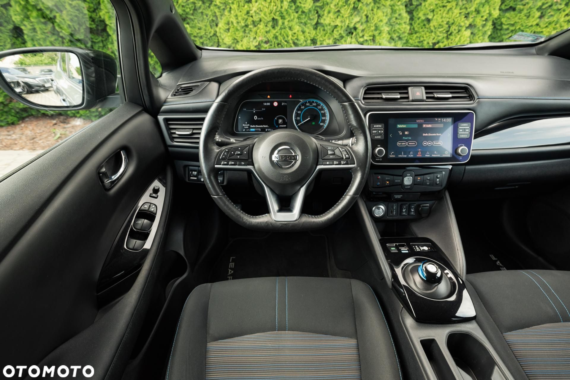 Nissan Leaf 40kWh 10 - 11