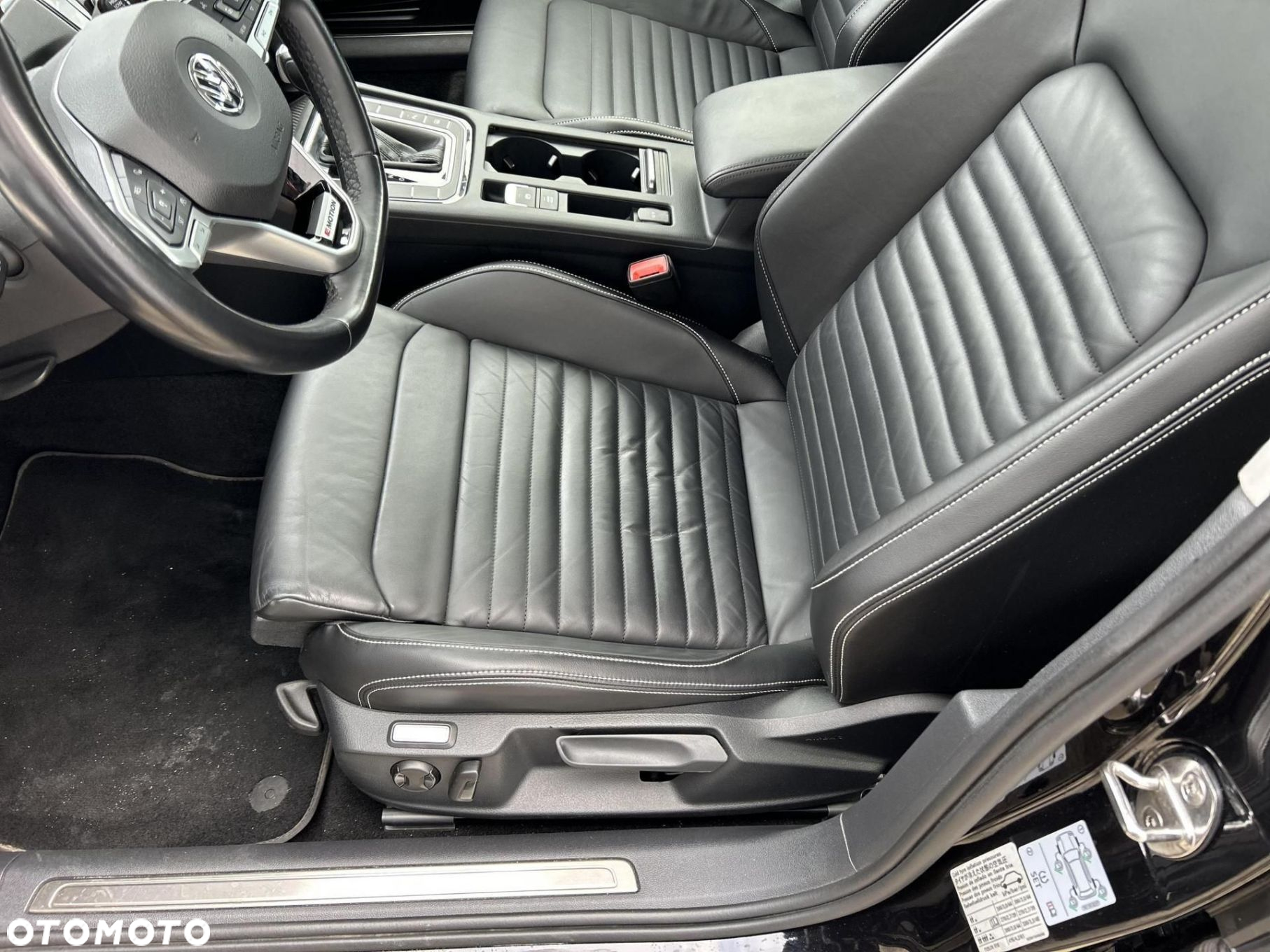 Volkswagen Passat - 11