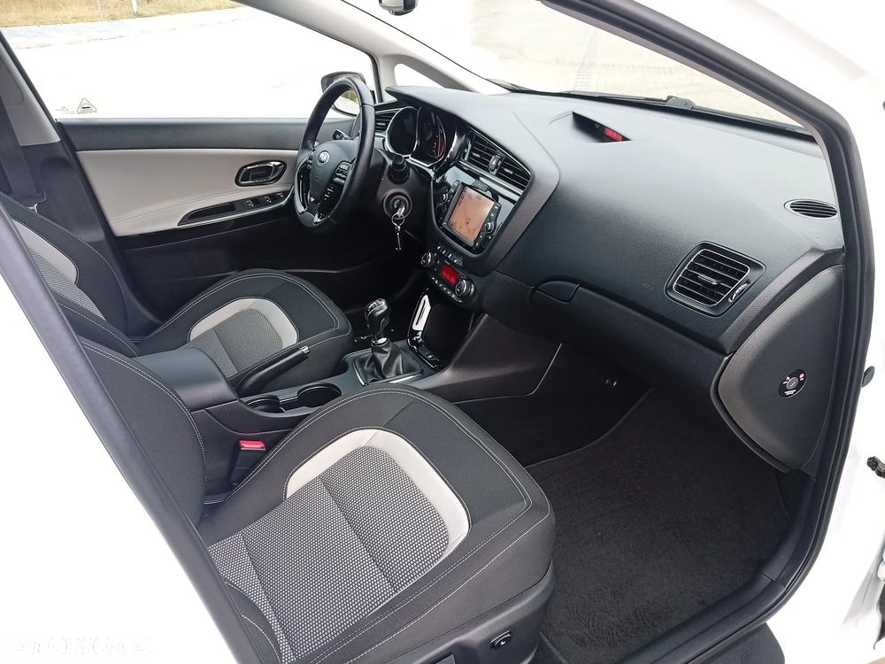 Kia Ceed - 35