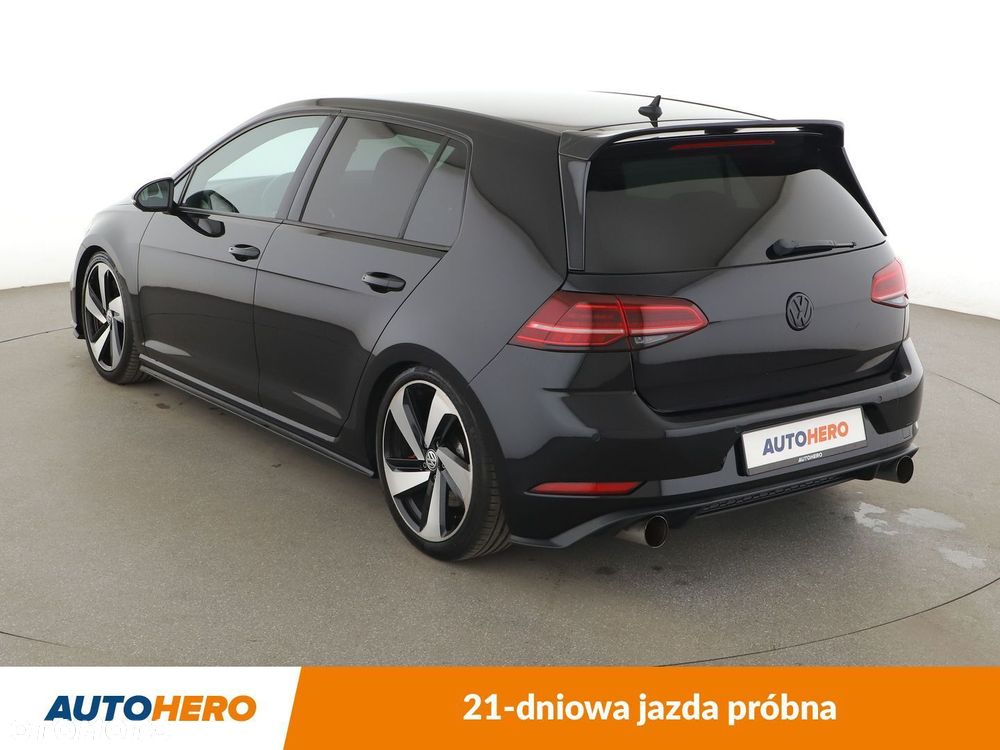 Volkswagen Golf - 4