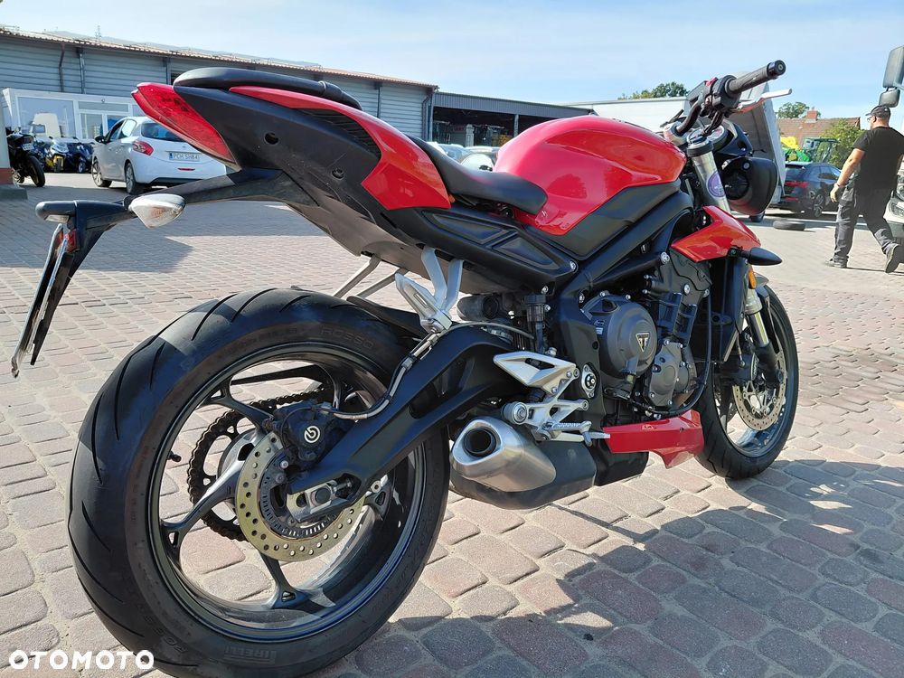 Triumph Street Triple - 4