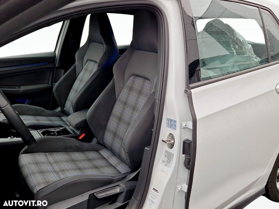 Volkswagen Golf Standard - 11