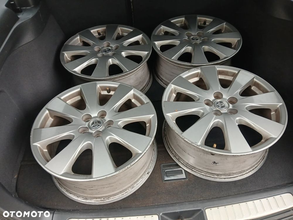 Toyota Avensis 2.0 D-4D - 8