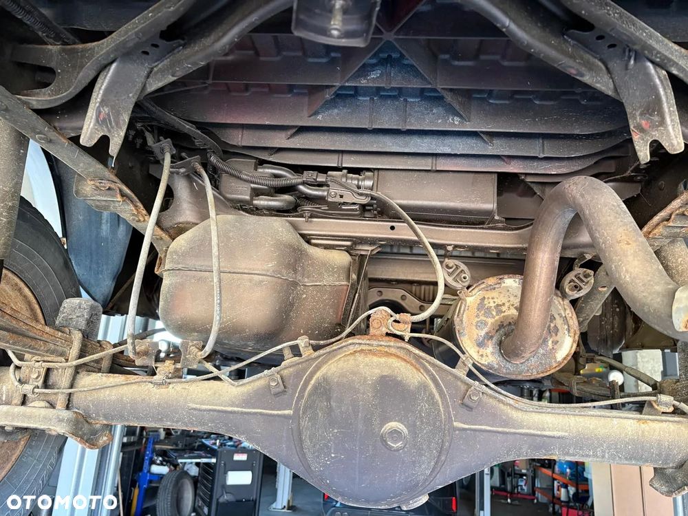Toyota Tacoma - 14