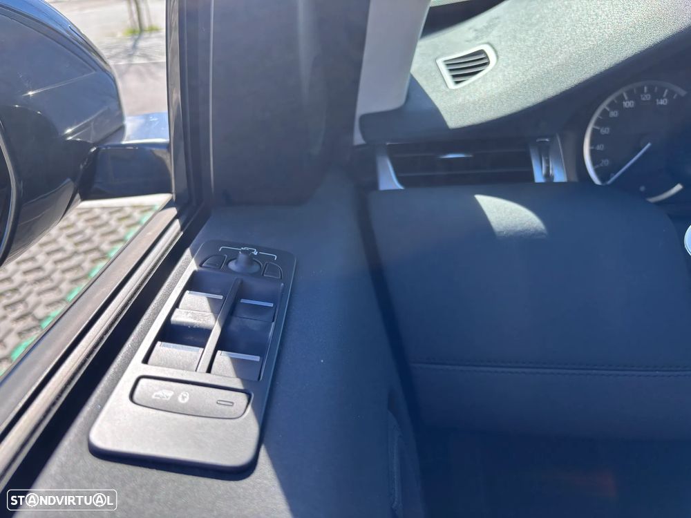 Land Rover Discovery Sport P300e SE - 47