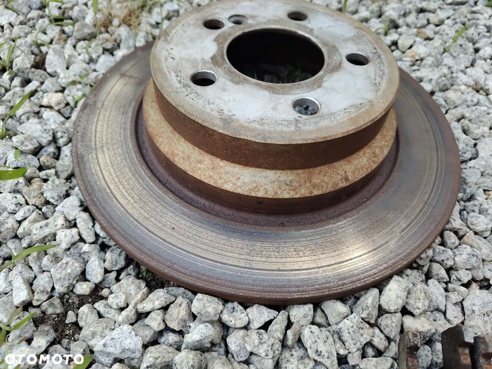 MERCEDES W211 Tarcze Hamulcowe Z Klockami Pełne Niewentylowane 2.2 2.7 - 9
