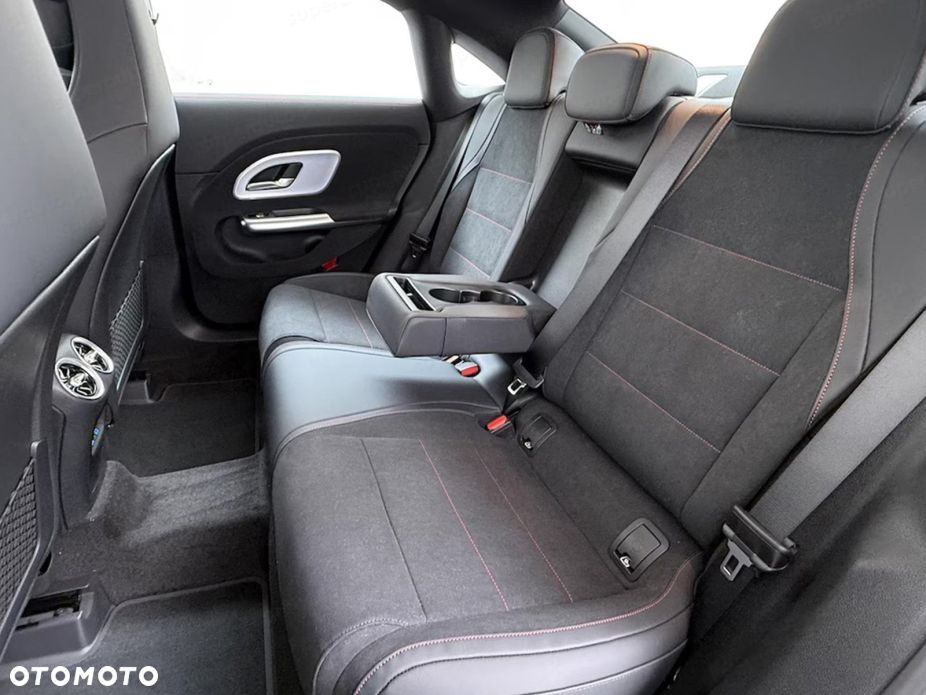 Mercedes-Benz CLA 220 mHEV 4-Matic 8G-DCT - 17