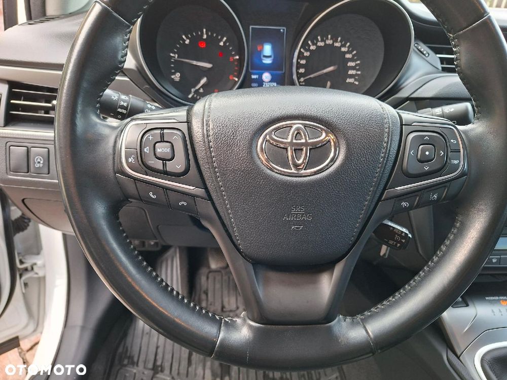 Toyota Avensis 2.0 D-4D Selection - 18