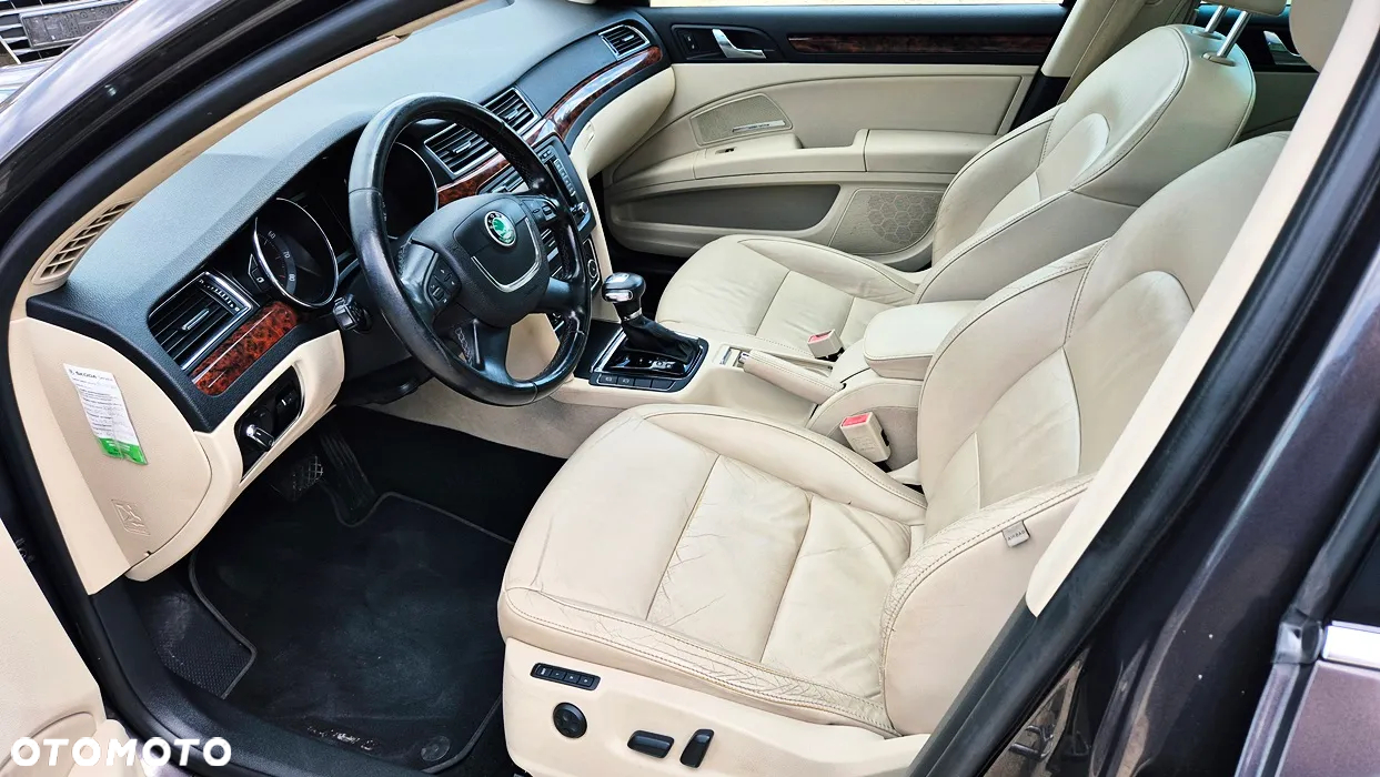 Skoda Superb 2.0 TSI Business DSG - 30
