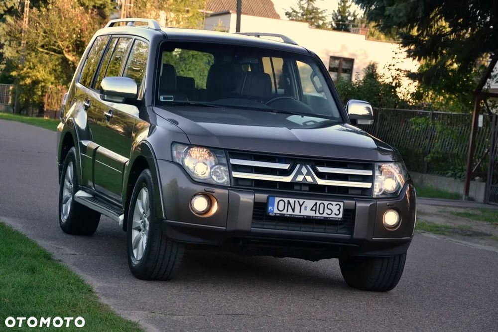 Mitsubishi Pajero 3.2 DID Elegance - 11