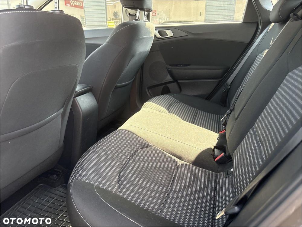 Kia Ceed 1.5 T-GDI M - 17