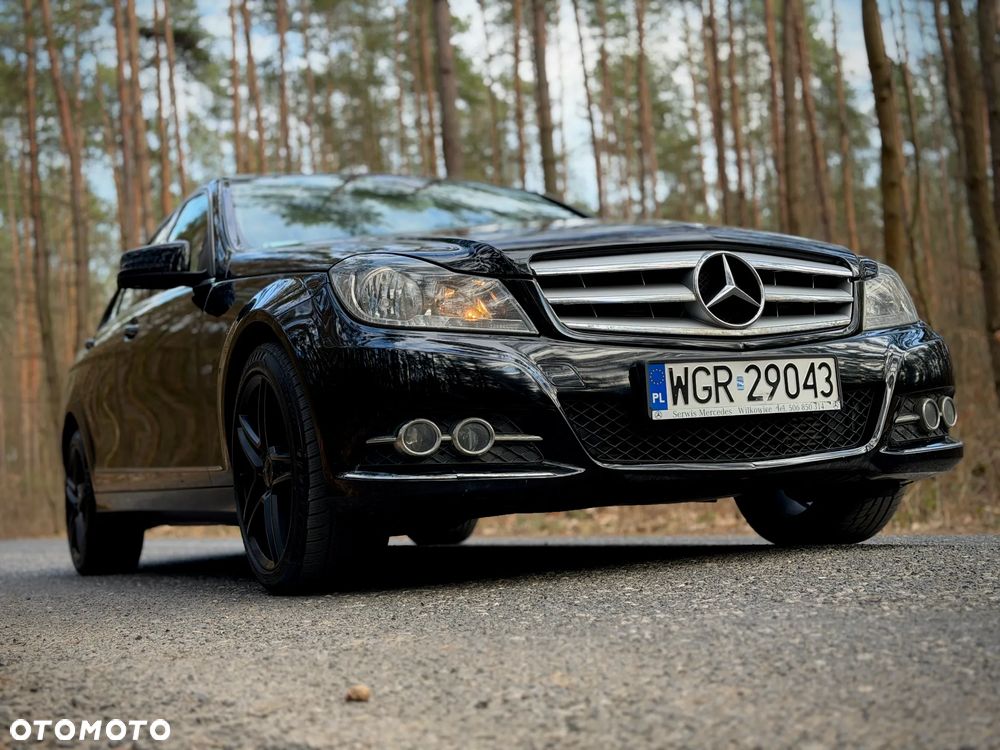 Mercedes-Benz Klasa C 180 BlueEFFICIENCY 7G-TRONIC Avantgarde - 2