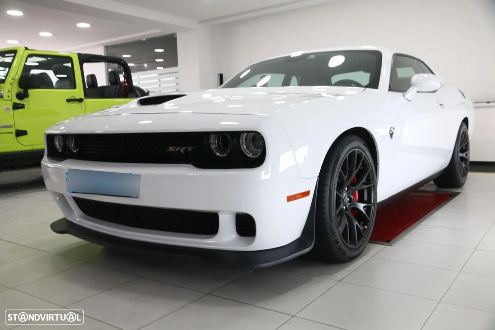 Dodge Challenger Auto SRT Hellcat - 8
