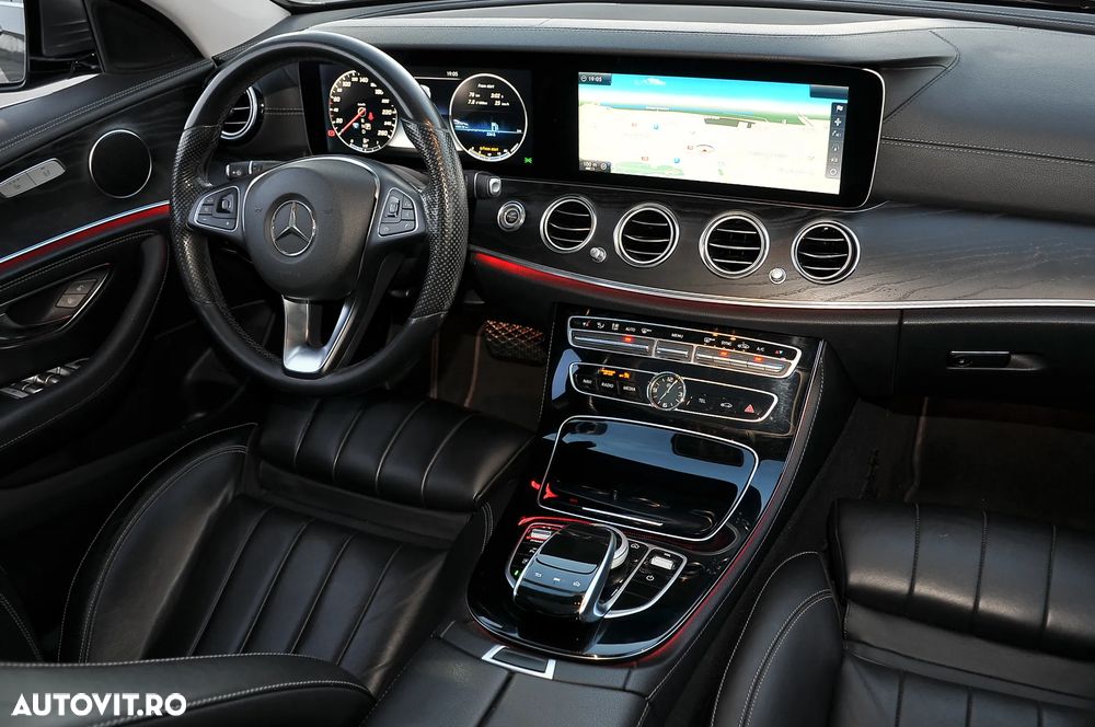 Mercedes-Benz E 220 d 4MATIC Aut. - 4